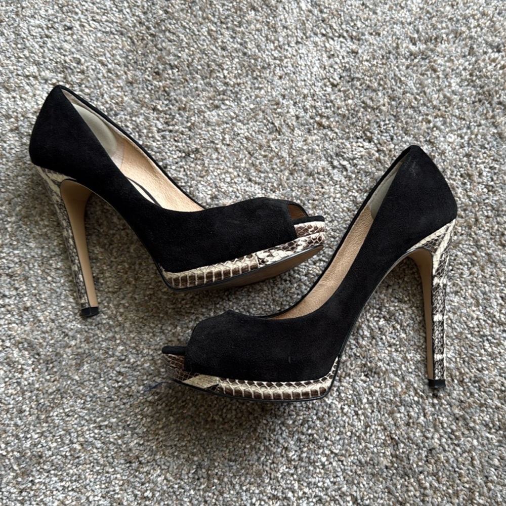 Joan & David Black High Heel Pumps